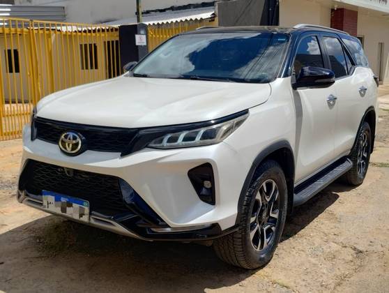 TOYOTA HILUX SW4 2.8 SRX DIAMOND 4X4 7 LUGARES 16V TURBO INTERCOOLER DIESEL 4P AUTOMÁTICO
